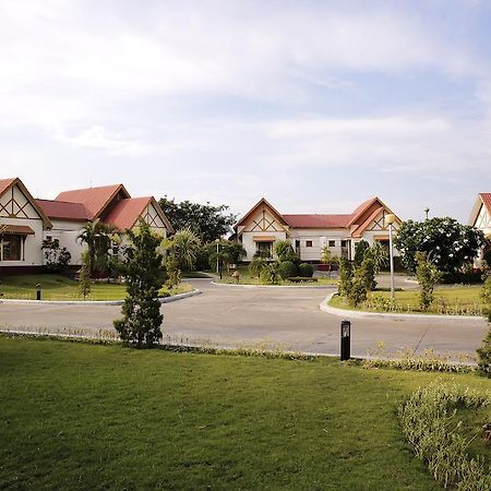 Myat Taw Win Hotel Naypyidaw Habitación foto