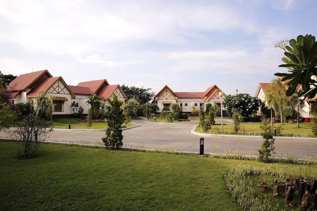 Myat Taw Win Hotel Naypyidaw Habitación foto