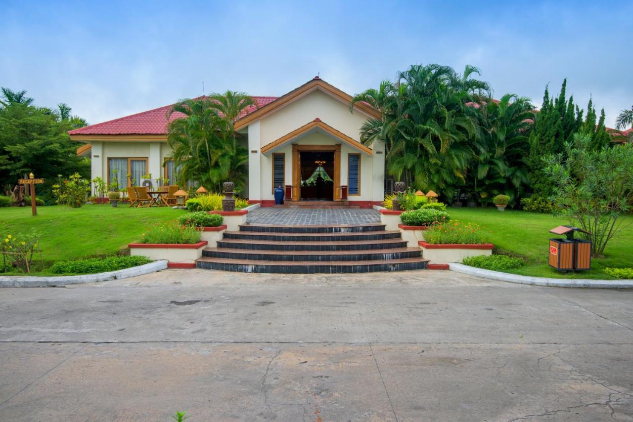 Myat Taw Win Hotel Naypyidaw Exterior foto